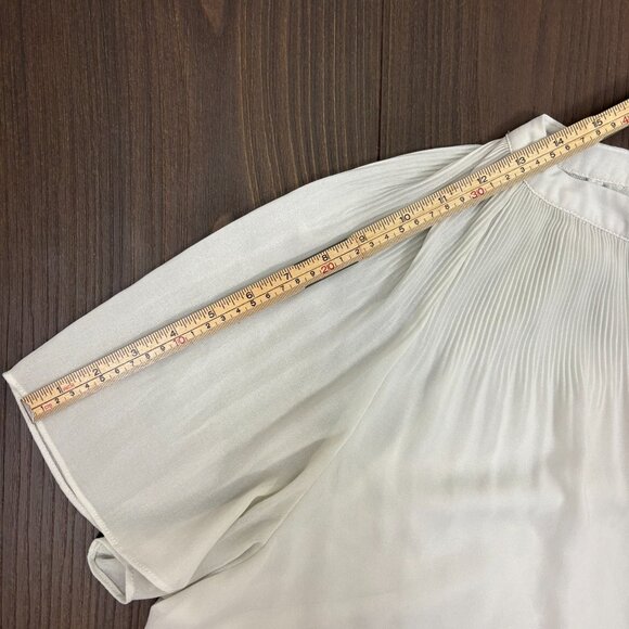 H&M Women's Romantic Off-White Sheer Flowy‎ Pleated Blouse Feminine Size XL - Picture 10 of 13